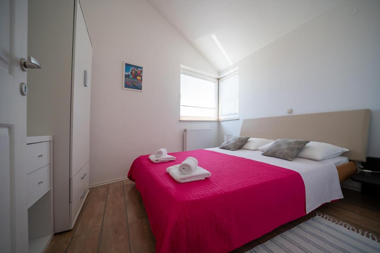 Sukošan Apartments A&T מראה חיצוני תמונה